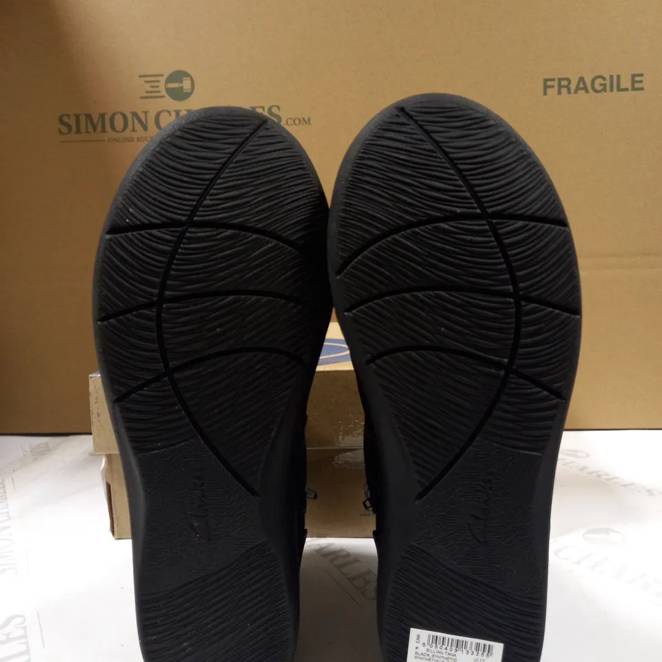 CLARKS SILIAN ANKLE BOOT SIZE 3