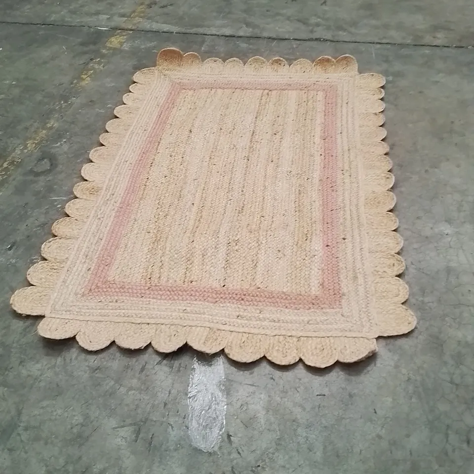 QUALITY DESIGNER AREA RUG - APPROXIMATELY 180X120CM