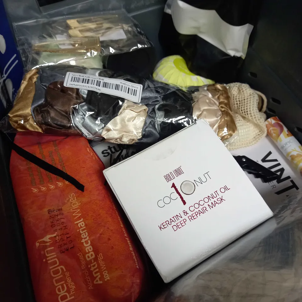 ASSORTED COSMETICS AND GHD GOLD STRAIGHTENERS APPROX. 20 ITEMS 