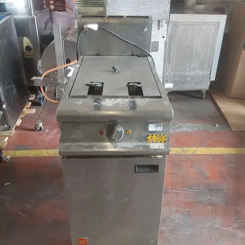 FALCON COMMERCIAL GAS TWIN BASKET FRYER