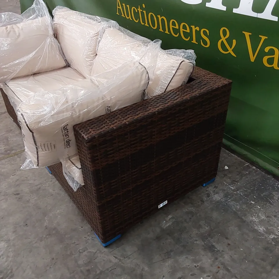 DESIGNER RATTAN 2 SEATER GARDEN/PATIO SOFA IN CHOCOLATE MIX AND COFFEE CREAM COLOUR WITH CUSHIONS