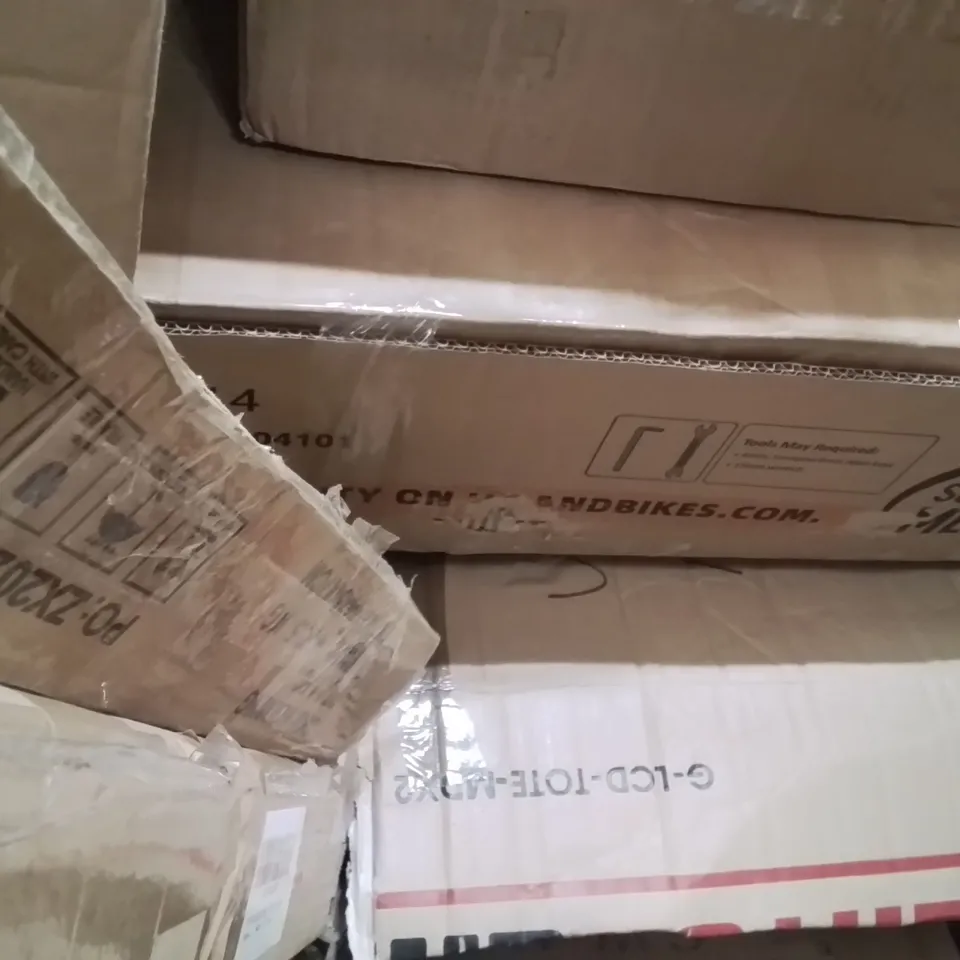 PALLET CONTAINING ASSORTED PRODUCTS INCLUDING: GAMING PC CASE, AIR COOLER, PET GROOMING KIT, MATTRESS, MATTRESS TOPPER, FLOOR MIRROR, BICYCLE ECT
