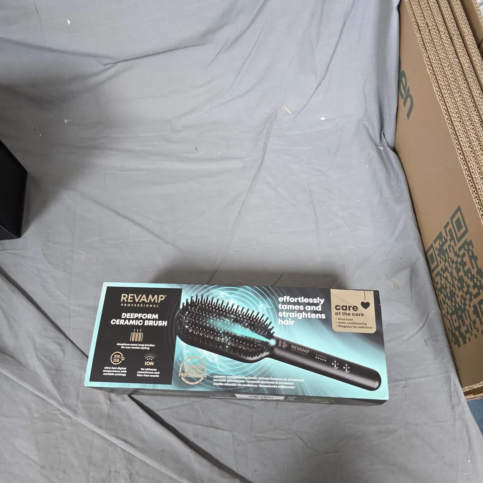 REVAMP PROFESSIONAL DEEPFORM CERAMIC BRUSH – CERAMIC STRAIGHTENING BRUSH