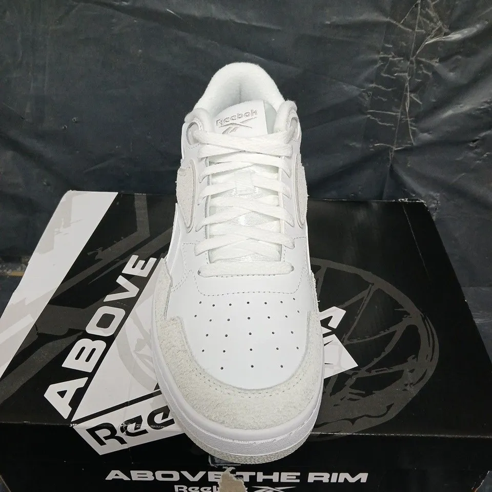 BOXED PAIR OF REEBOK CHILL TRAINERS - UK SIZE 9