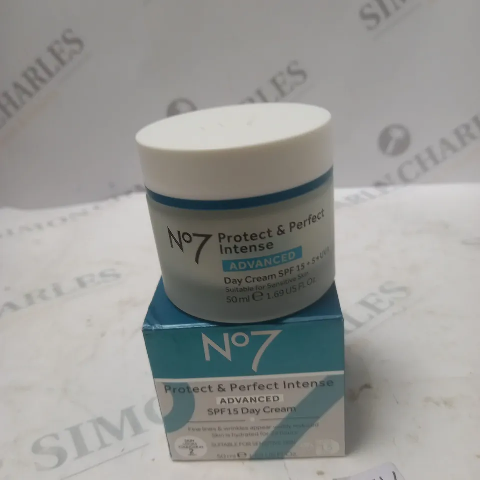 NO7 PROTECT & PERFECT INTENSE ADVANCED DAY CREAM SPF15 50M