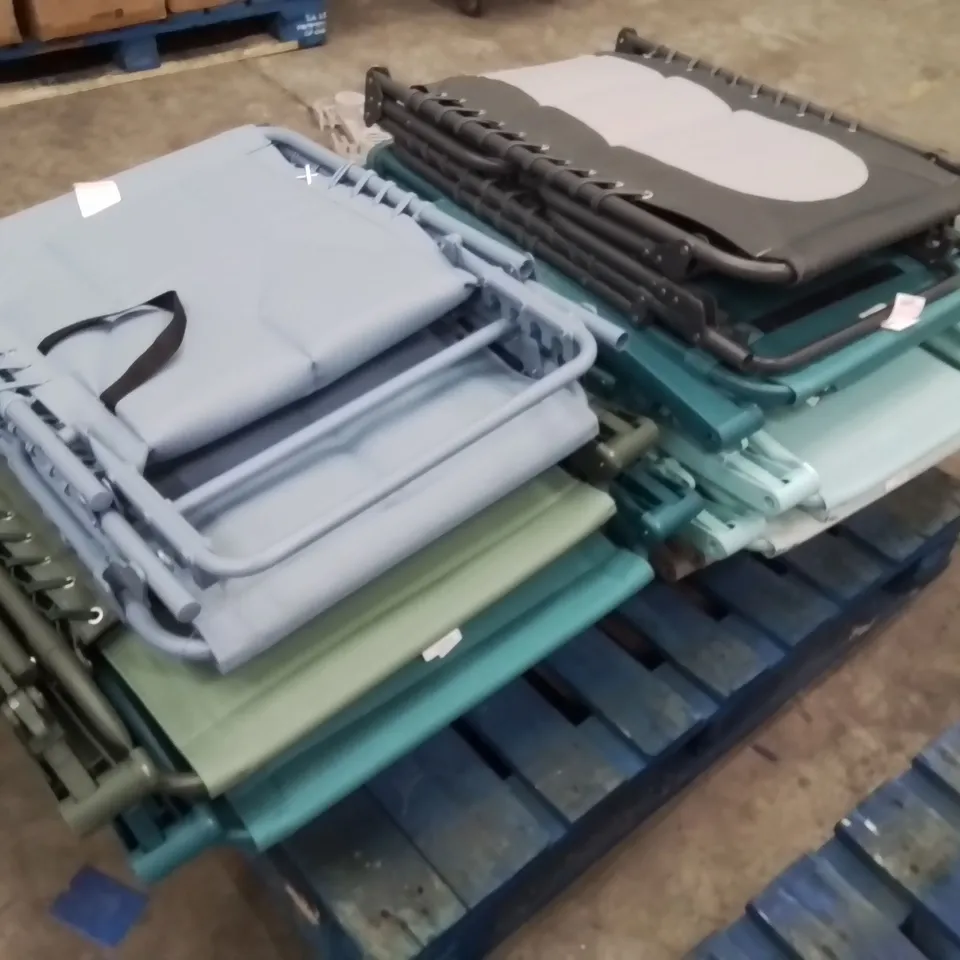 PALLET CONTAINING APPROXIMATELY 10 SUN LOUNGERS