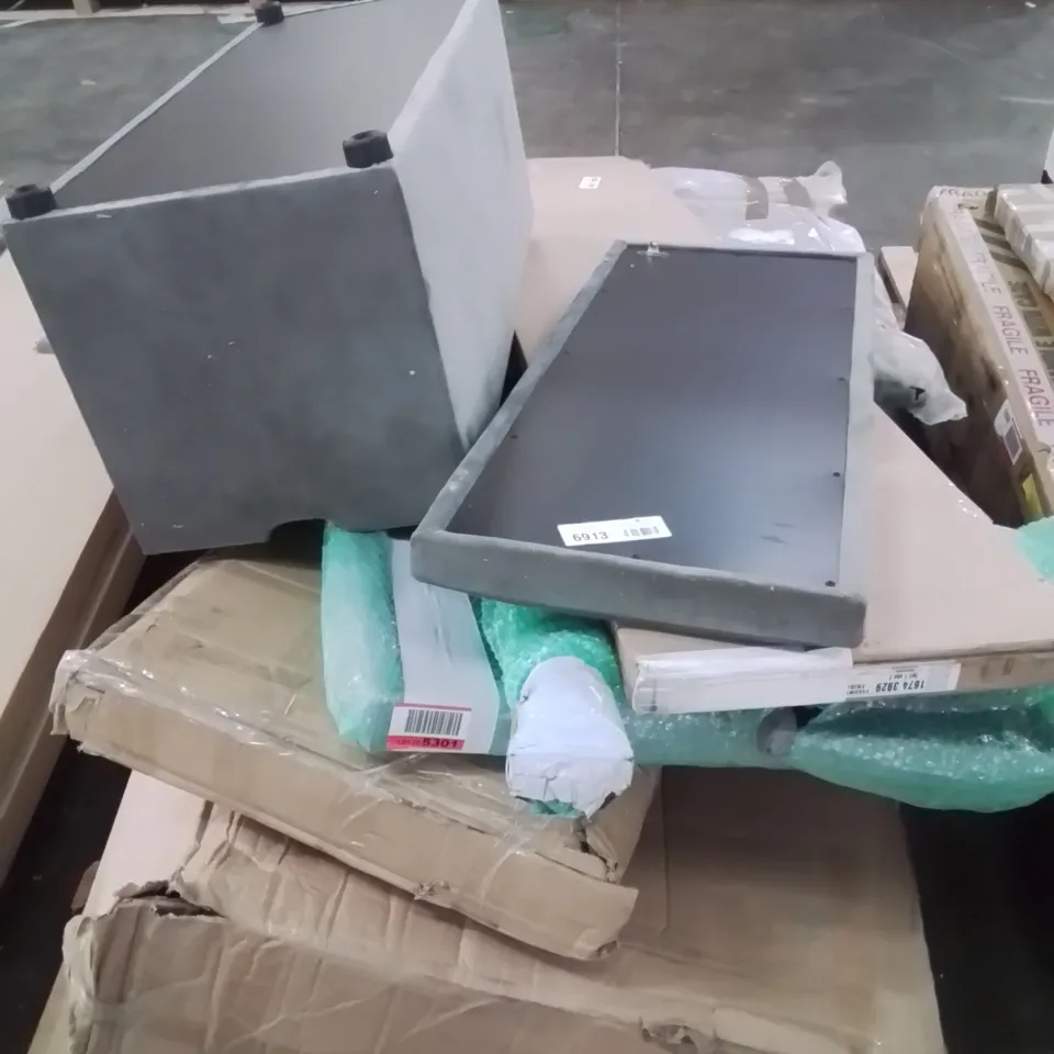 PALLET CONTAINING VARIOUS ASSORTED INCOMPLETE FURNITURE PARTS AND OTHER HOUSEHOLD ITEMS