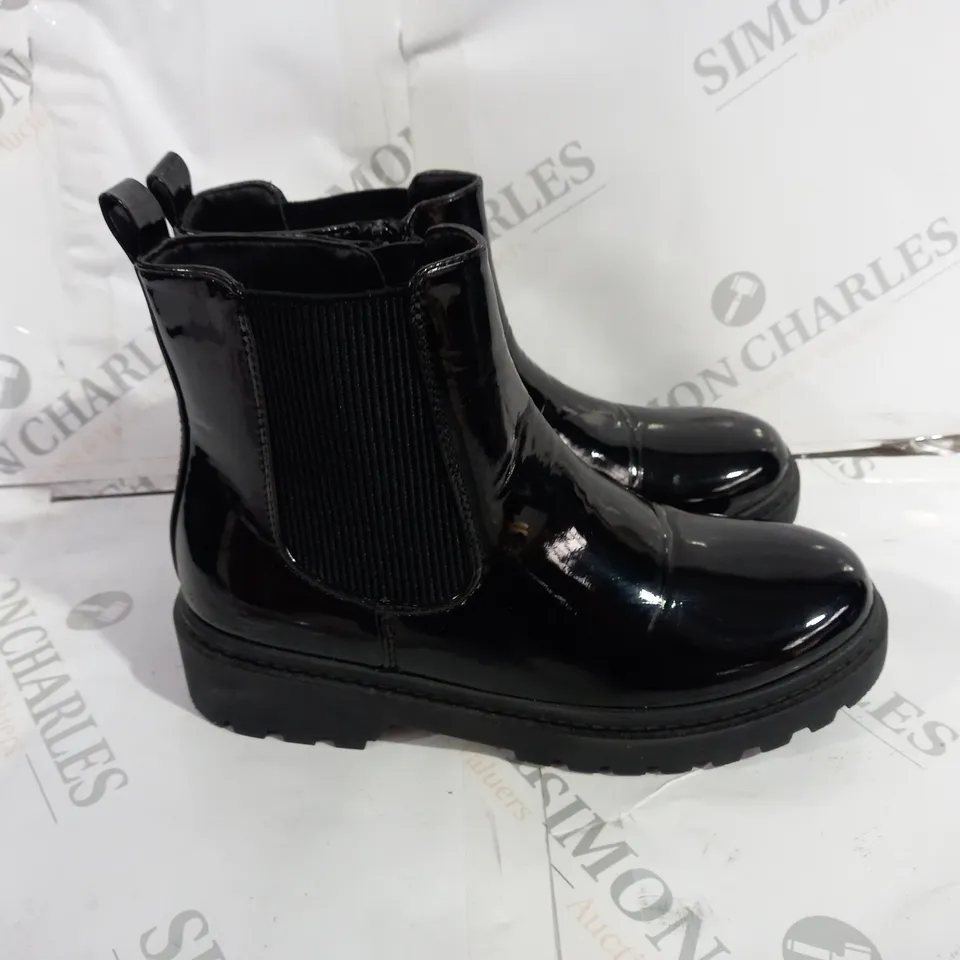 BLACK ANKLE BOOTS SIZE UNKNOWN