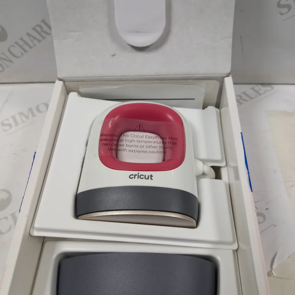 CRICUT EASYPRESS MINI 