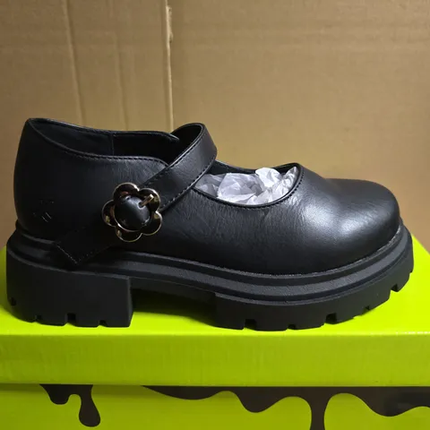 BOXED PAIR OF KOI FLUTTER JUMP KIDZ FLOWER MARY JANE SHOES – UK 13