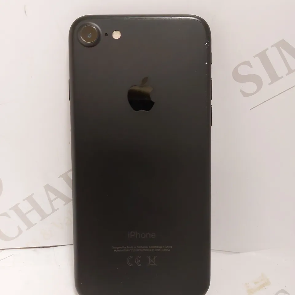 APPLE IPHONE 7 (A1778)