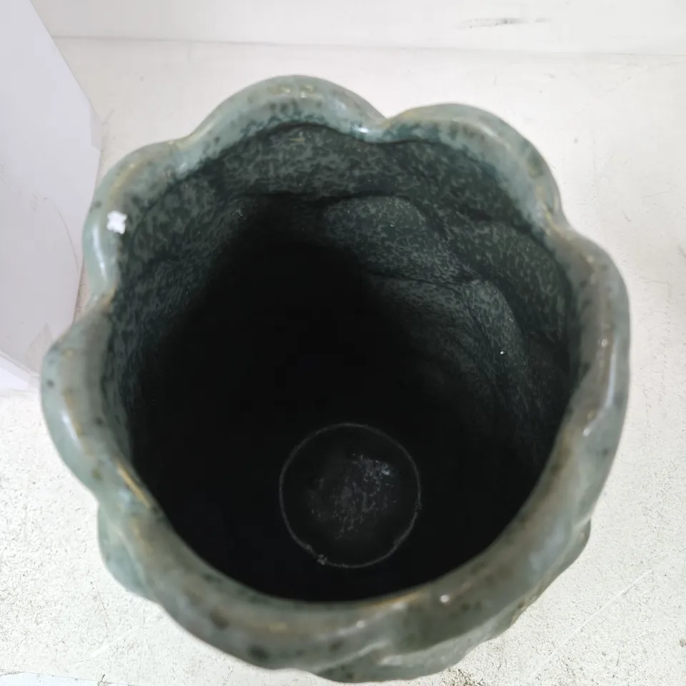 DECORATIVE CERAMIC VASE WITH LEAF-TEXTURED PATTERN, TURQUOISE GLAZE