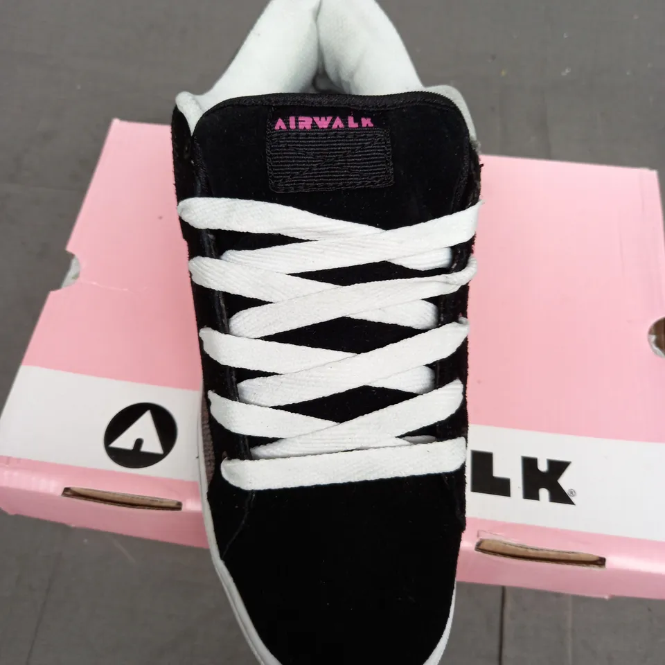 LOT OF 12 BOXED PAIRS OF AIRWALK ALTER WOMENS TRAINERS - ALL UK 9