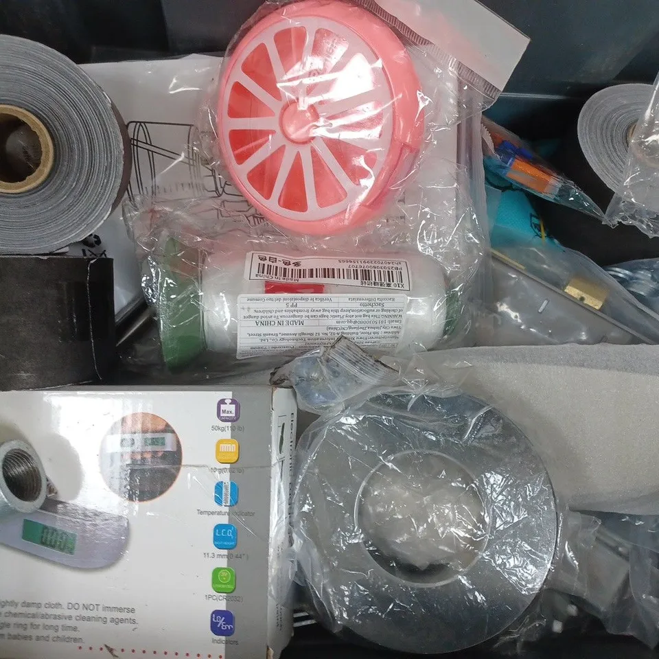 APPROXIMATELY 10 ASSORTED HOUSEHOLD ITEMS TO INCLUDE BLU-TACK, LAUNDRY DETERGENT SHEETS, CLOTHESLINE, ETC