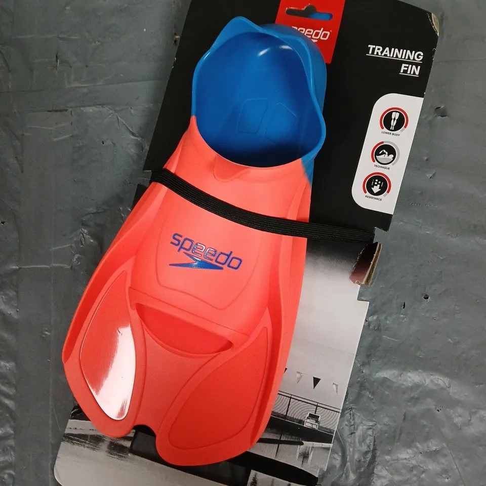 PAIR OF SPEEDO TRAINING FINS - 10-11