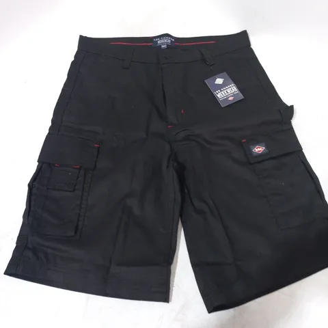 LEE COOPER MENS CARGO SHORTS IN BLACK - W34"