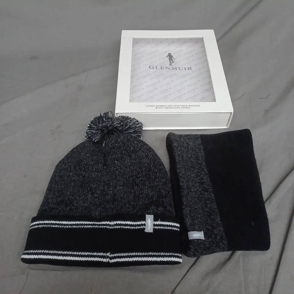BOXED GLENMUIR BOBBLE HAT & NECK WARMER 