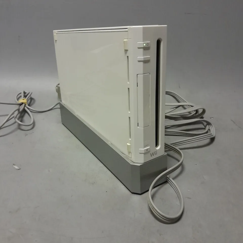 BOXED NINTENDO WII CONSOLE WITH WIISPORTS