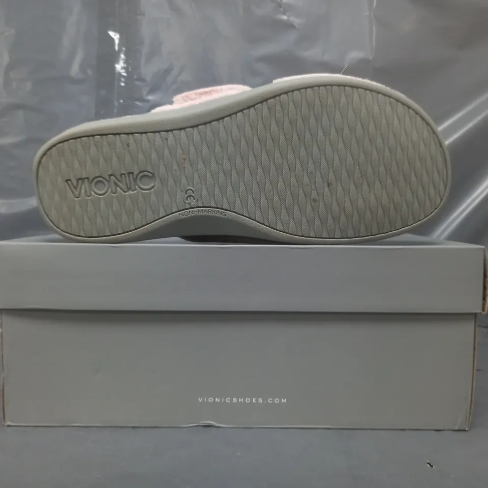 BOXED PAIR OF VIONIC GEM TERRY SLIPPERS IN PINK SIZE 8