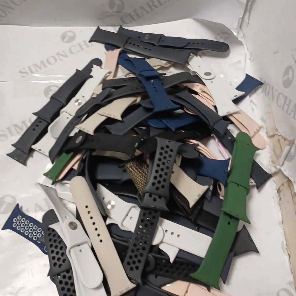 APPROXIMATELY 30 ASSORTED LOOSE SMART WATCH STRAPS IN VARIOUS DESIGNS & SIZES