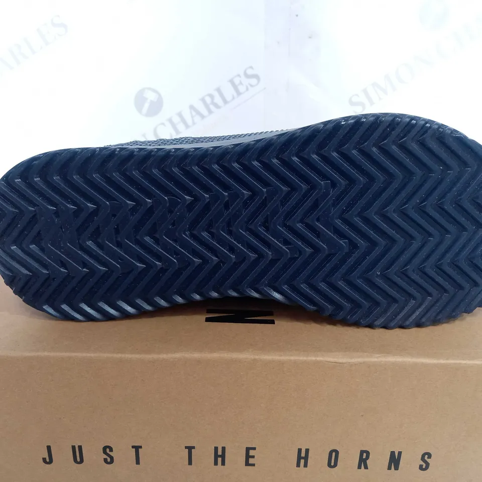 BOXED NO BULL SUPER FABRIC TRAINER PLUS - UK 7 