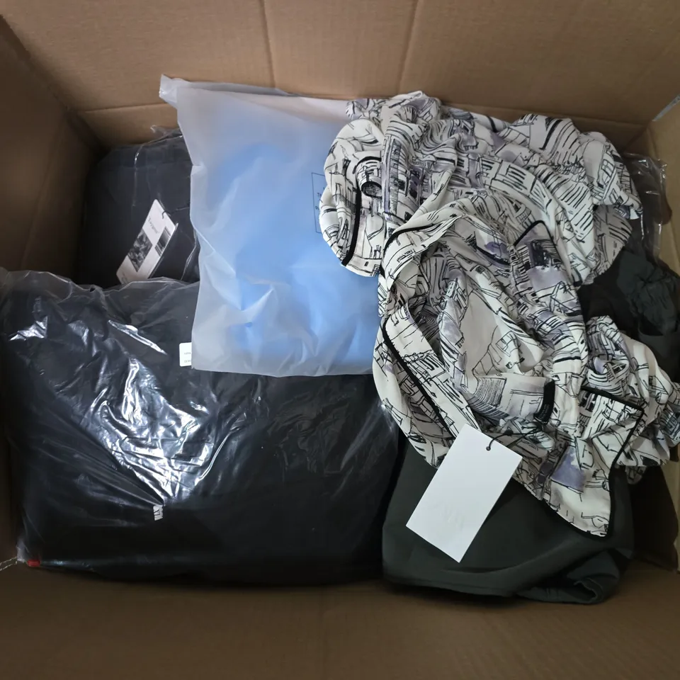 APPROXIMATELY 35 ASSORTED CLOTHING ITEMS IN VARIOUS SIZES, STYLES & COLOURS TO INCLUDE BRANDS SUCH AS TAILORED ATHLETE, TAYGEER, ZARA , ETC - COLLECTION ONLY