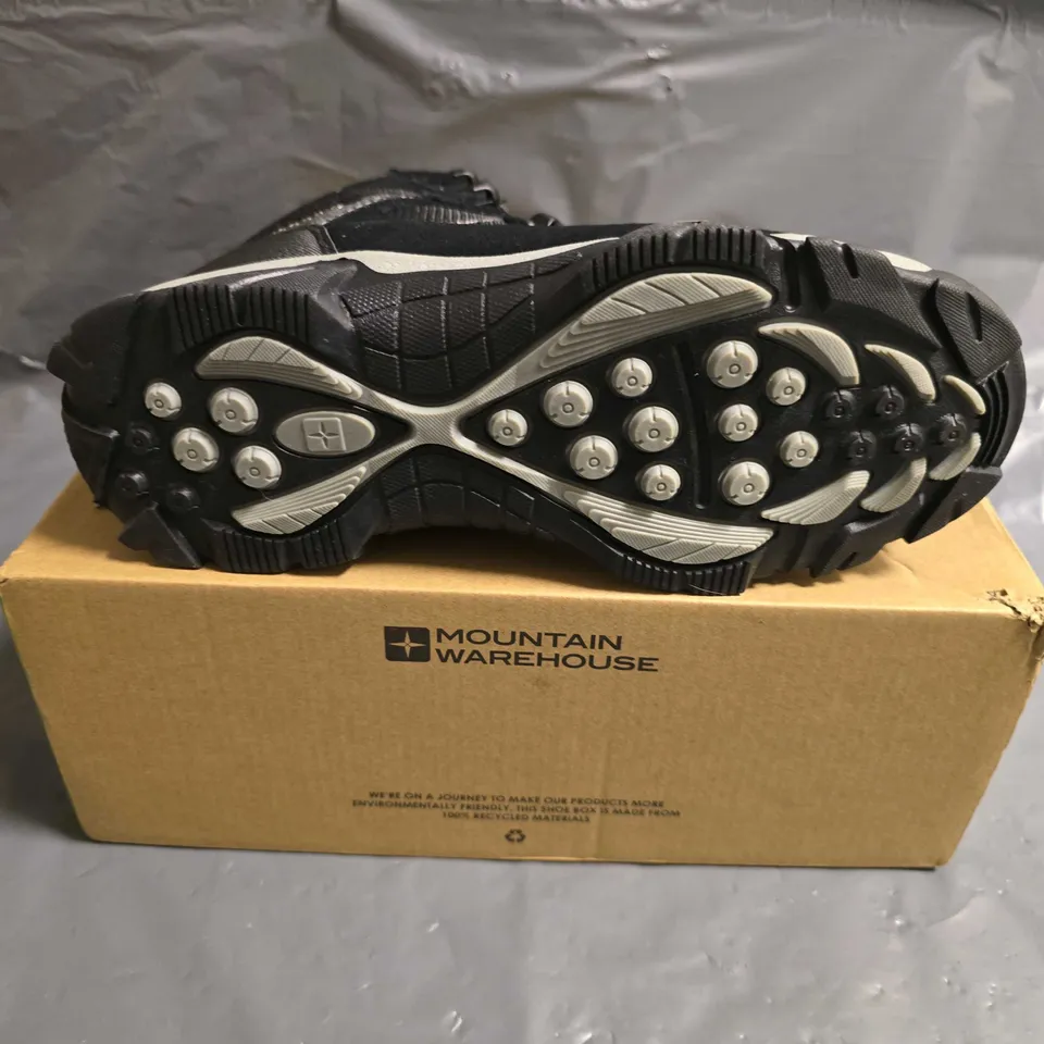 BOXED PAIR OF MOUNTAIN WAREHOUSE TRAIL KIDS WATERPROOF HIKING BOOTS - UK SIZE 5