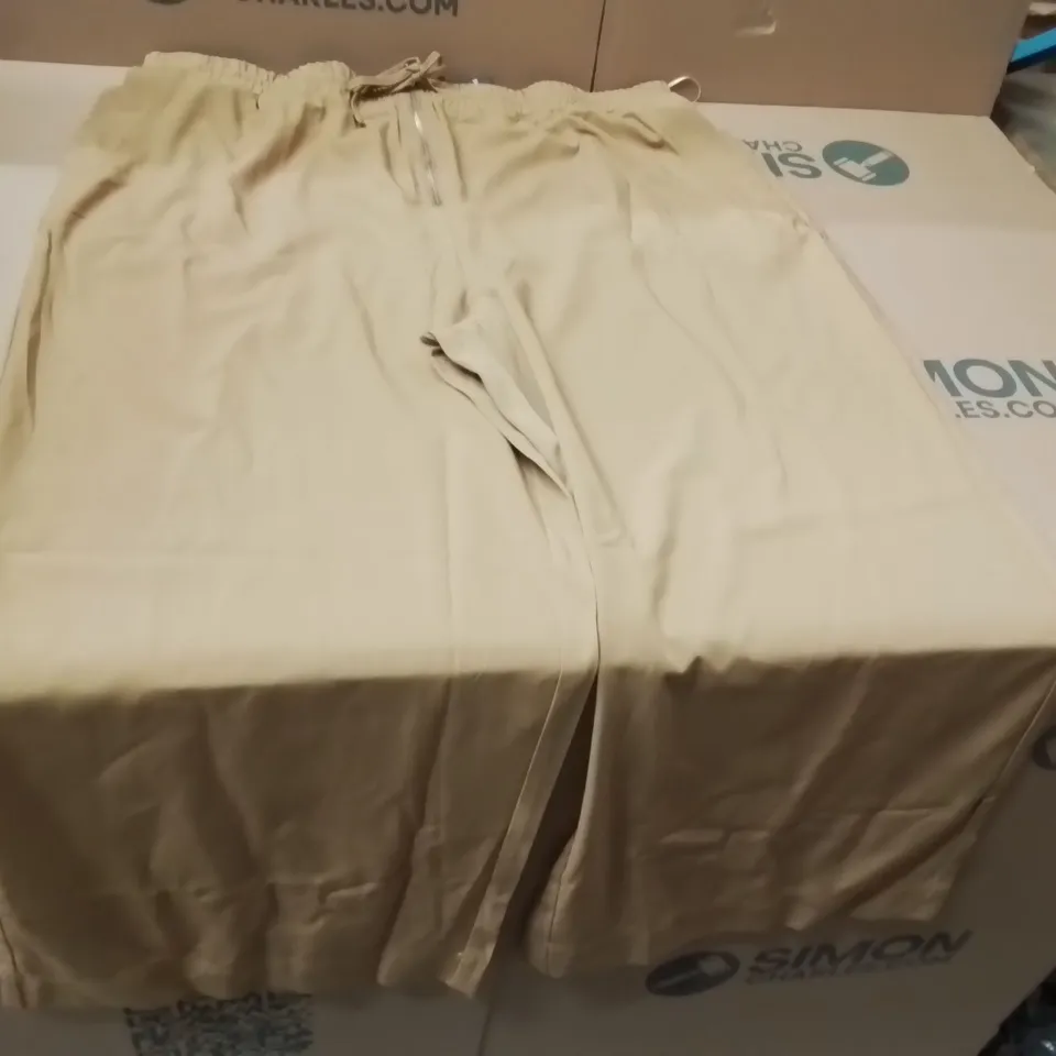 BOXED BRAND NEW APPROXIMATELY 19 JD WILLIAMS UTILITY WIDE LEG TROUSERS MUSHROOM SIZE 24