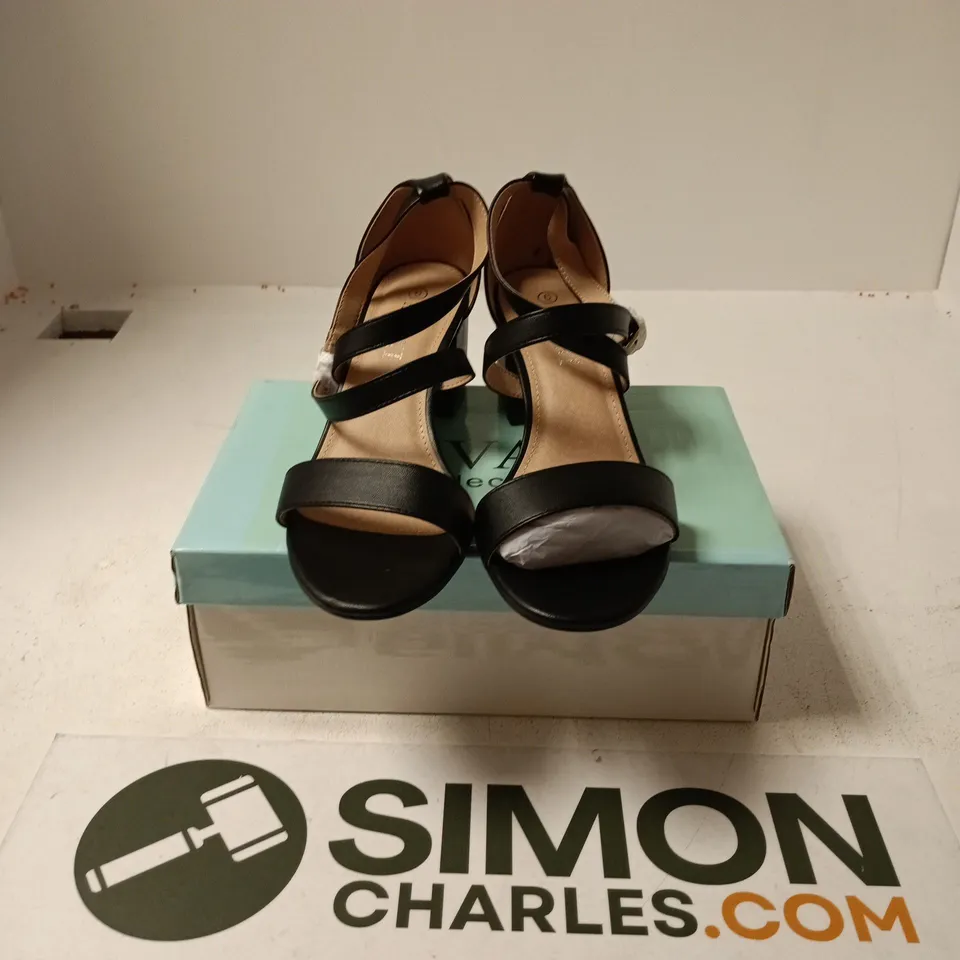 BOXED PAIR OF AJVANI COLLECTION HALLIE 110 HEELS IN BLACK - SIZE 6