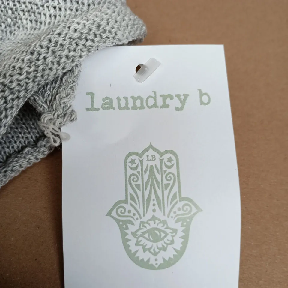 LAUNDRY B GREY KNITTED PONCHO-STYLE SWEATER – WOMEN'S TOP