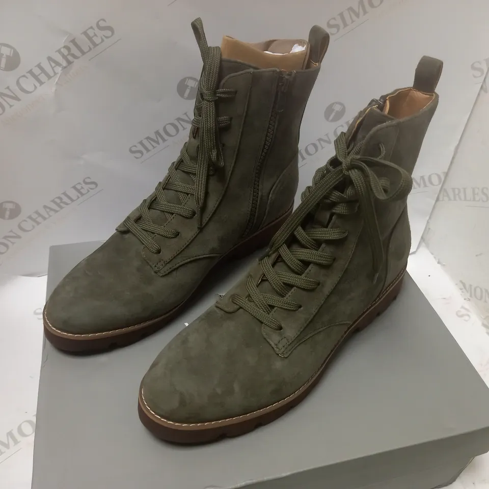 BOXED OLIVE BOOTS LACED - SIZE 6