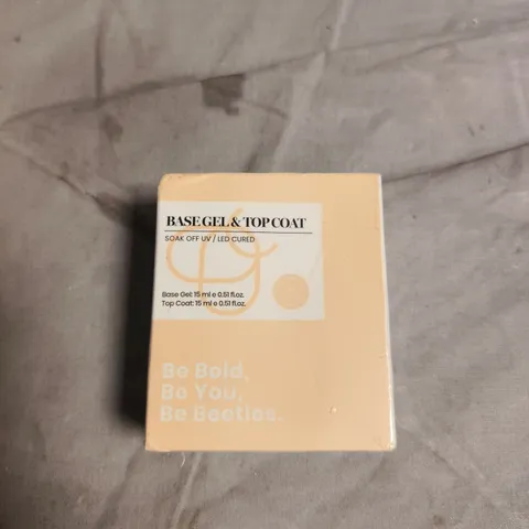 APPROXIMATELY 20 ASSORTED HEALTH & BEAUTY PRODUCTS INCLUDING AUSSIE HAIR DETANGLING SPRAY , SHOWER CAP AND CLARIFYING SHAMPOO 