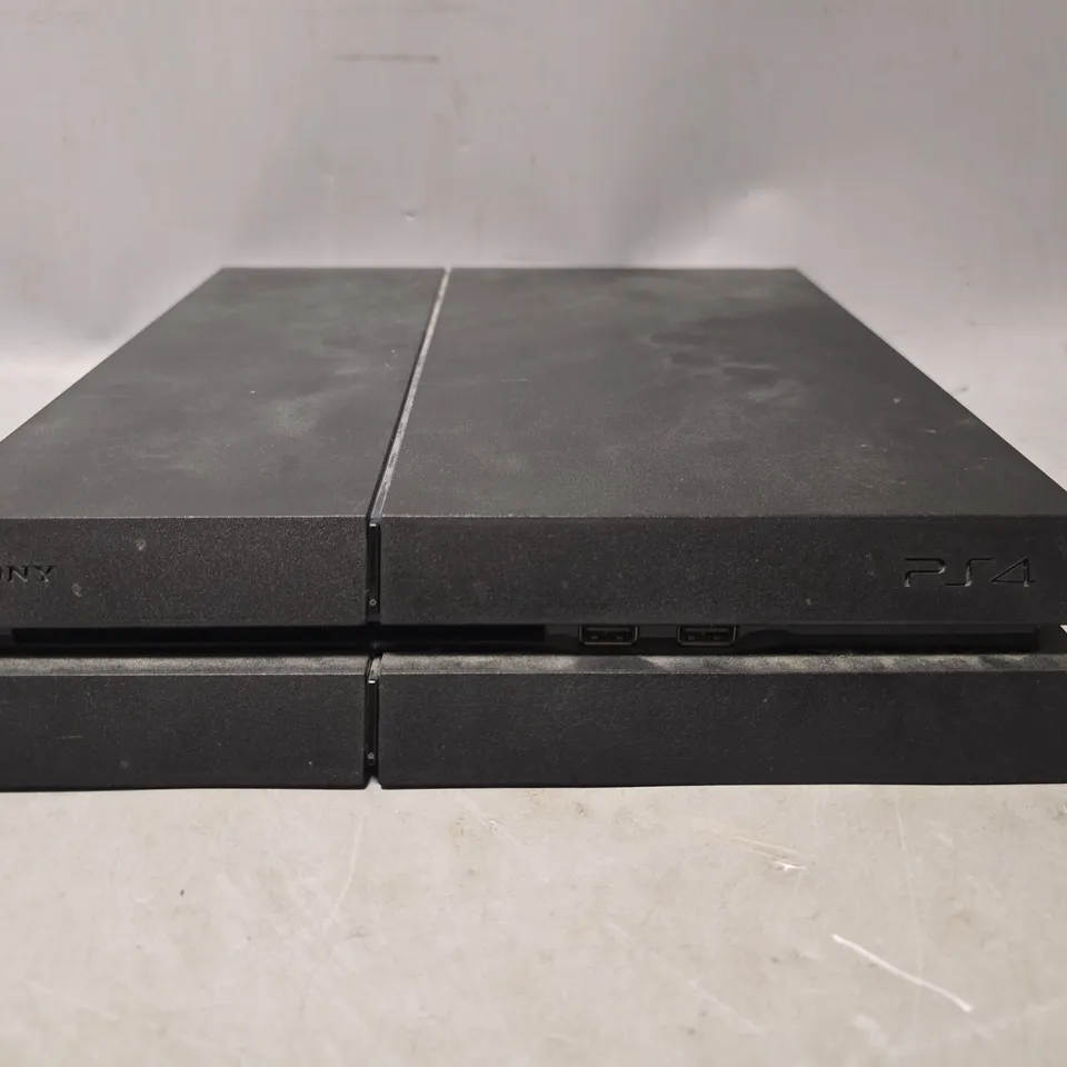 PLAYSTATION 4 CONSOLE IN BLACK 