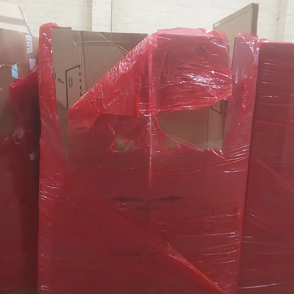 PALLET CONTAINING A VERY LARGE QUANTITY OF ASSORTED ITEMS INCLUDING: FLOATING SHELVES, BAMBOO BATH TRAY, BATH PHONE RACK, LIGHTS ECT