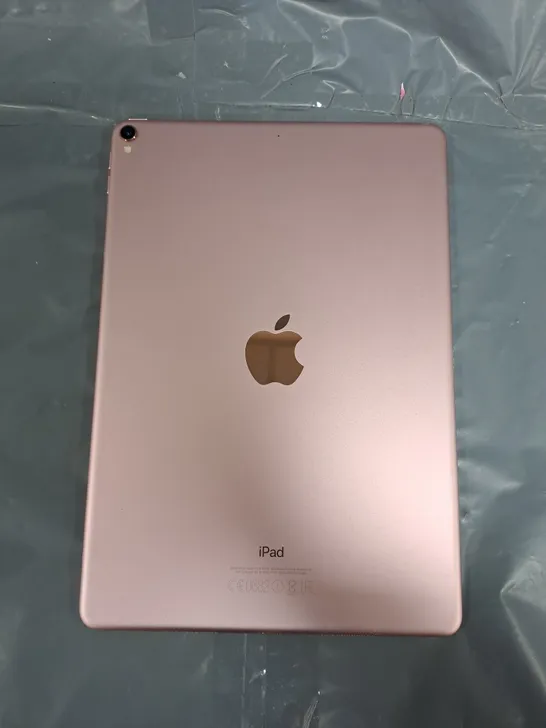 Lot 4106 APPLE IPAD PRO MODEL A1701 5170177 Simon Charles Auctioneers
