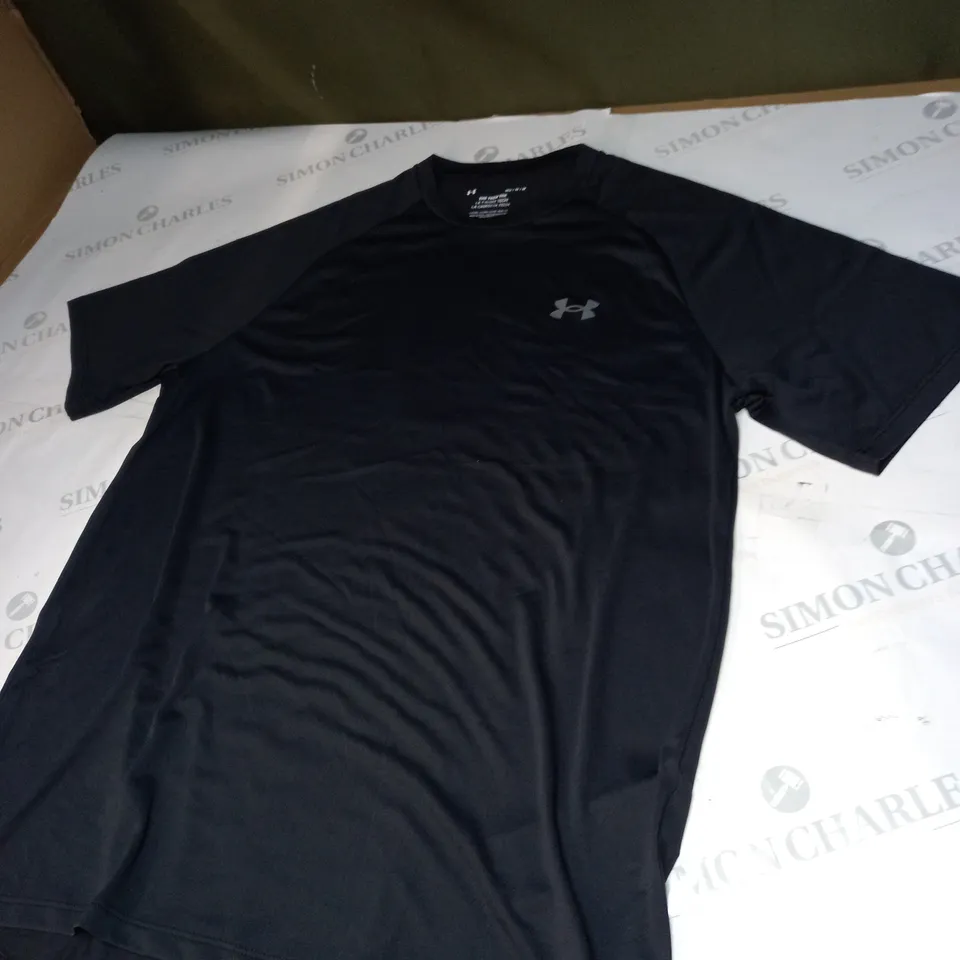 UNDER ARMOUR LOGO T-SHIRT SIZE M