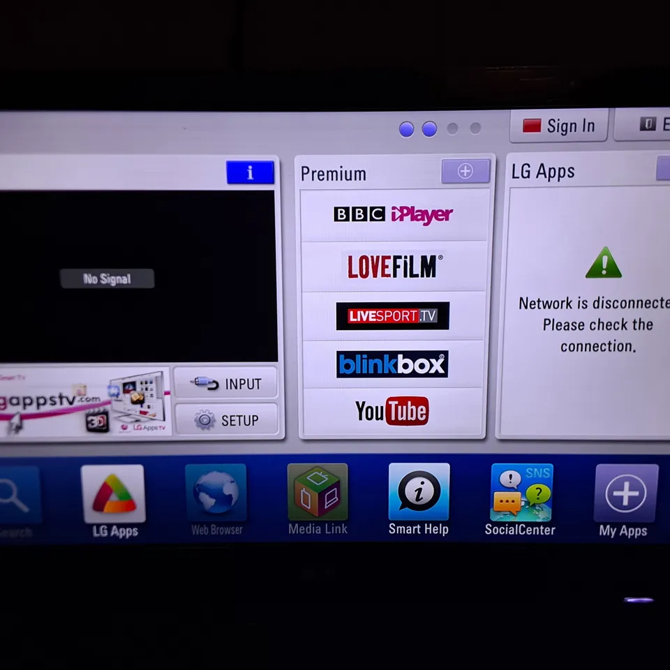 LG 32" LED SMART TV- 32LV550T