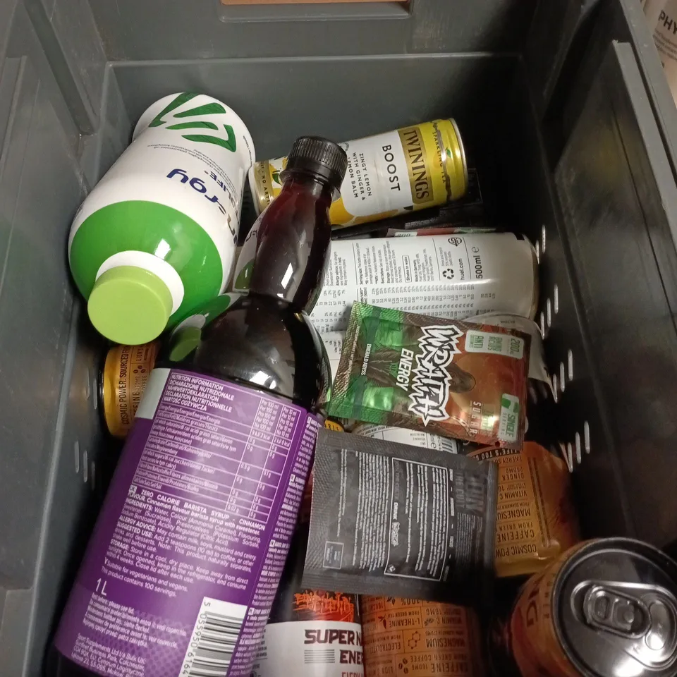 APPROXIMATELY 15 ASSORTED DRINKS ITEMS TO INCLUDE - TANGO CHERRY, BULK CINNAMON BARISTA SYRUP AND HUEL FOOD SUPPLEMENT