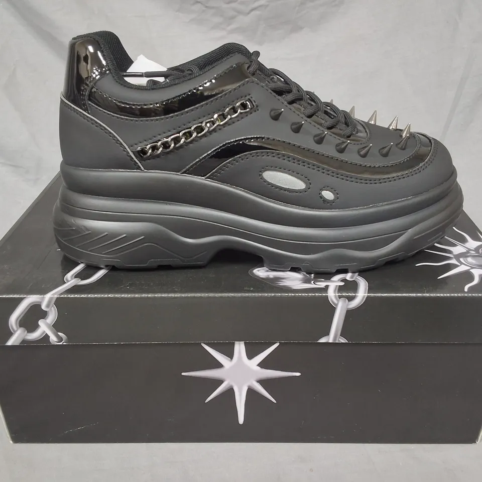 BOXED PAIR OF KOI BANE OF EXILE TRAINERS - UK 7