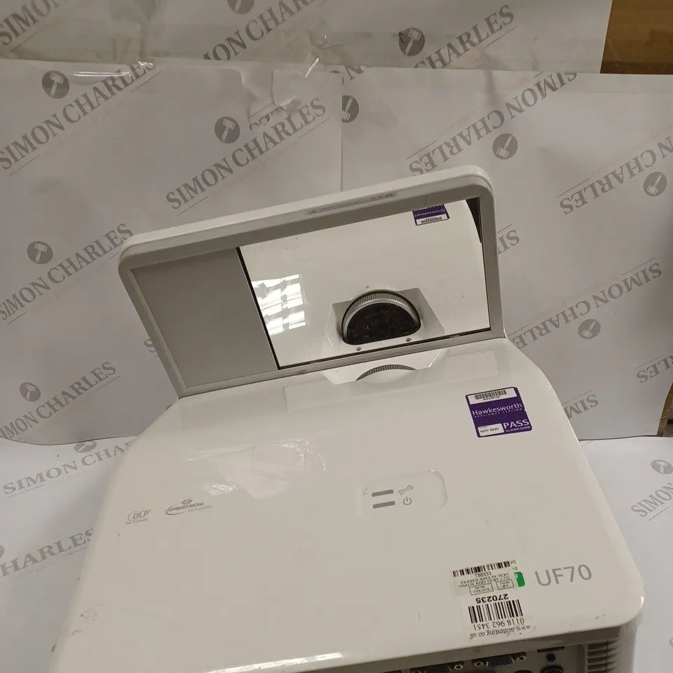 SMART UF70 SHORT THROW PROJECTOR