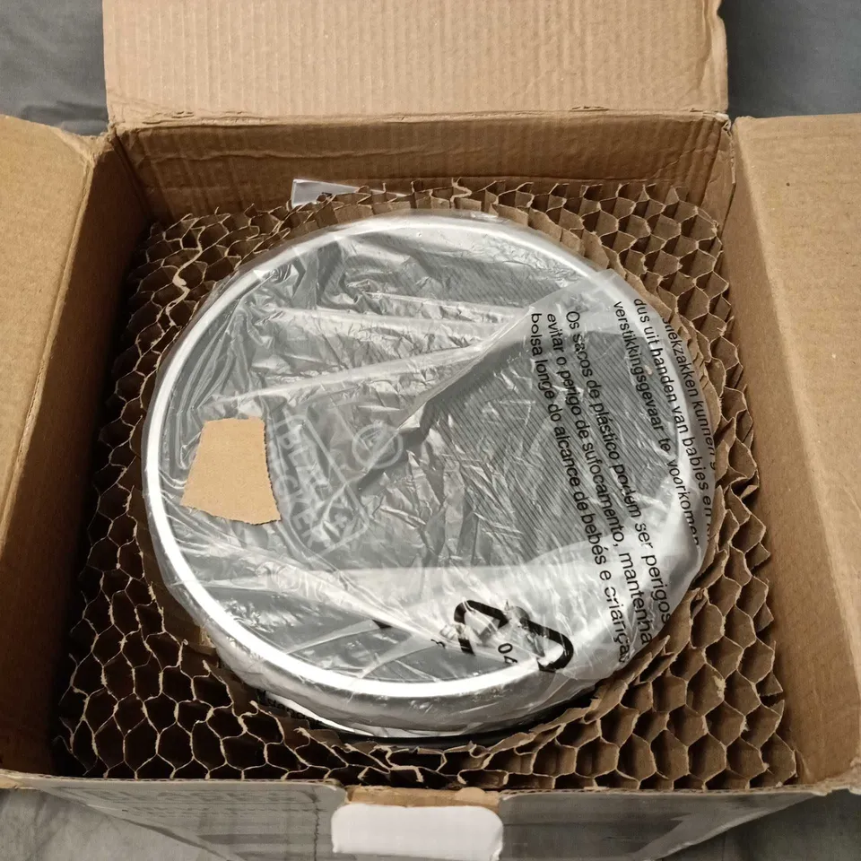 BLACK AND DECKER 1.8KW SMART CERAMIC DESK HEATER, BOXED