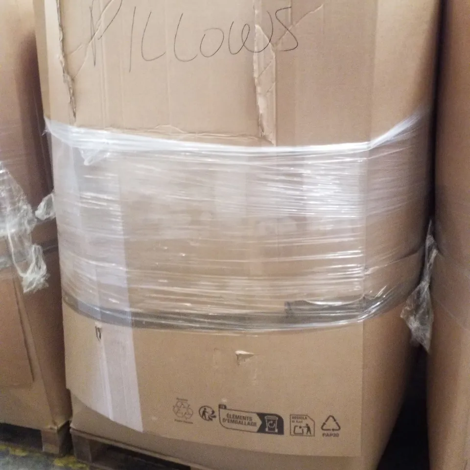 PALLET CONTAINING ASSORTED PILLOWS & CURTAINS