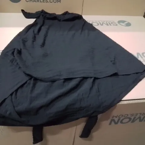 BOXED BRAND NEW APPROXIMATELY 7 SIMPLY BE TIE SHOULDER TOP BLACK SIZE 24
