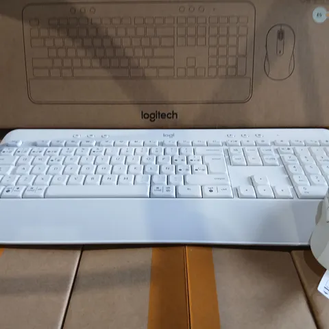 FOUR BOXED LOGITECH MK650 WIRELESS KEYBOARD & MOUSE SET – WHITE