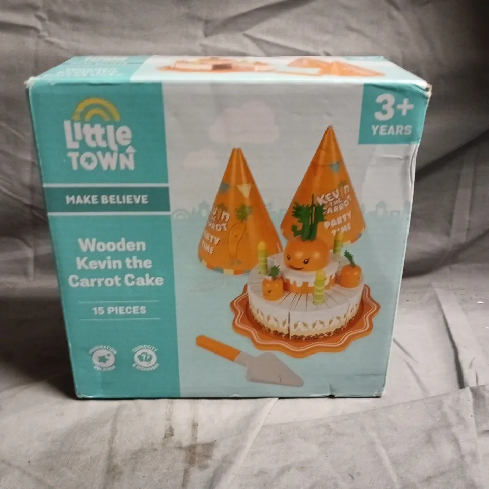 LITTLE TOWN WOODEN KEVIN THE CARROT CAKE – 15 PIECES, FOR 3+ YEARS