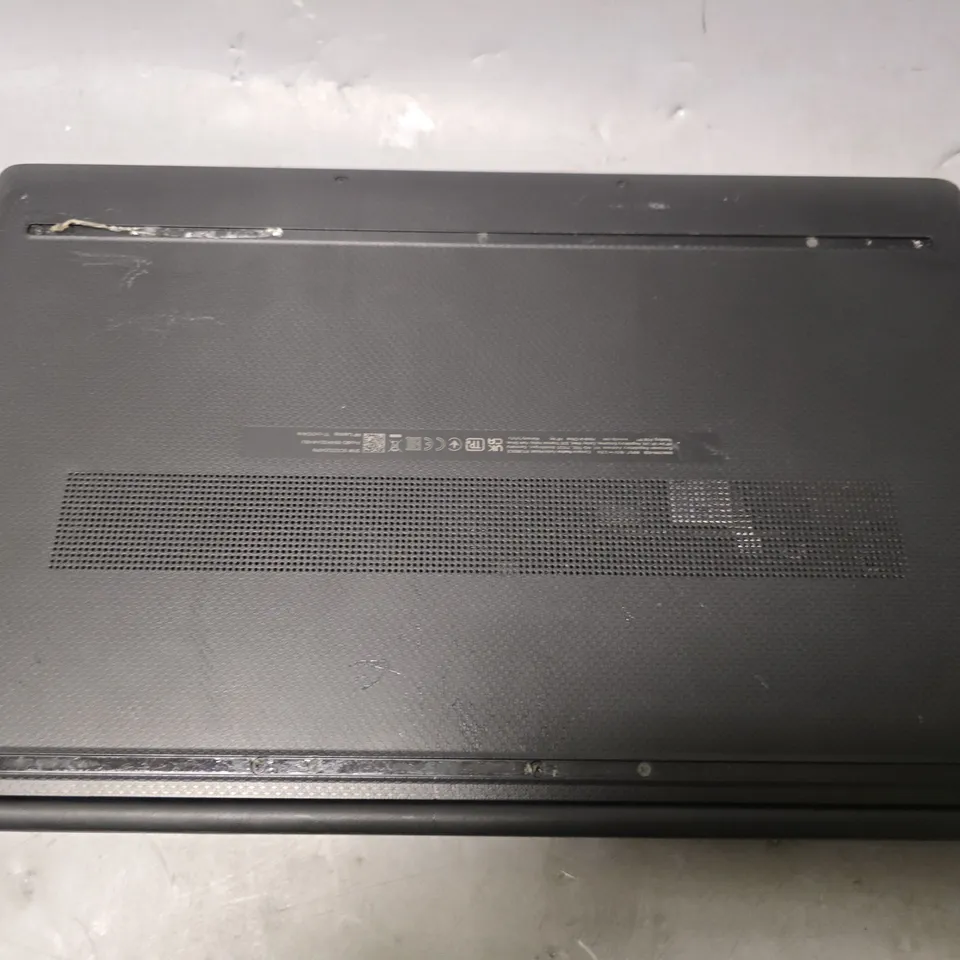 HP LPATOP 17-CN0104NA