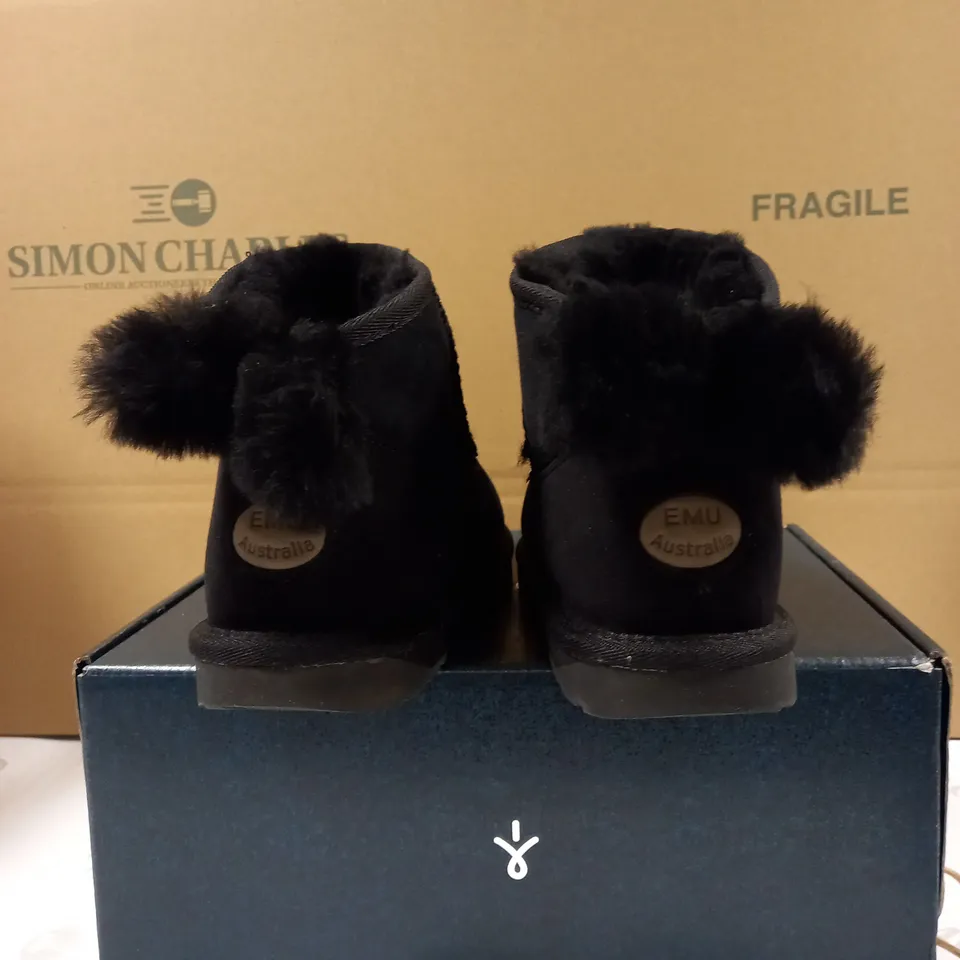 EMU AUSTRALIA WATER RESISTANT BOOT SIZE 6