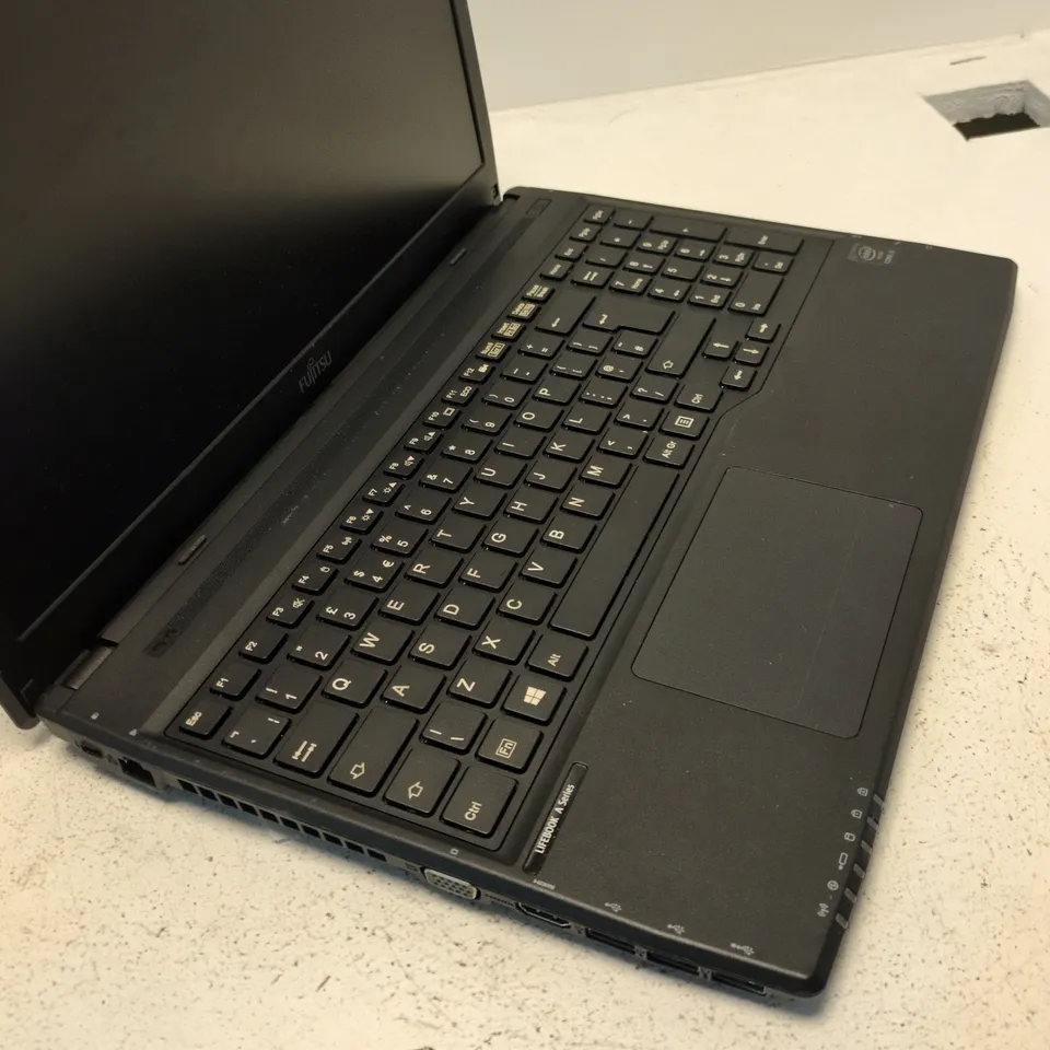 FUJITSU LIFEBOOK A514 LAPTOP – INTEL CORE I3