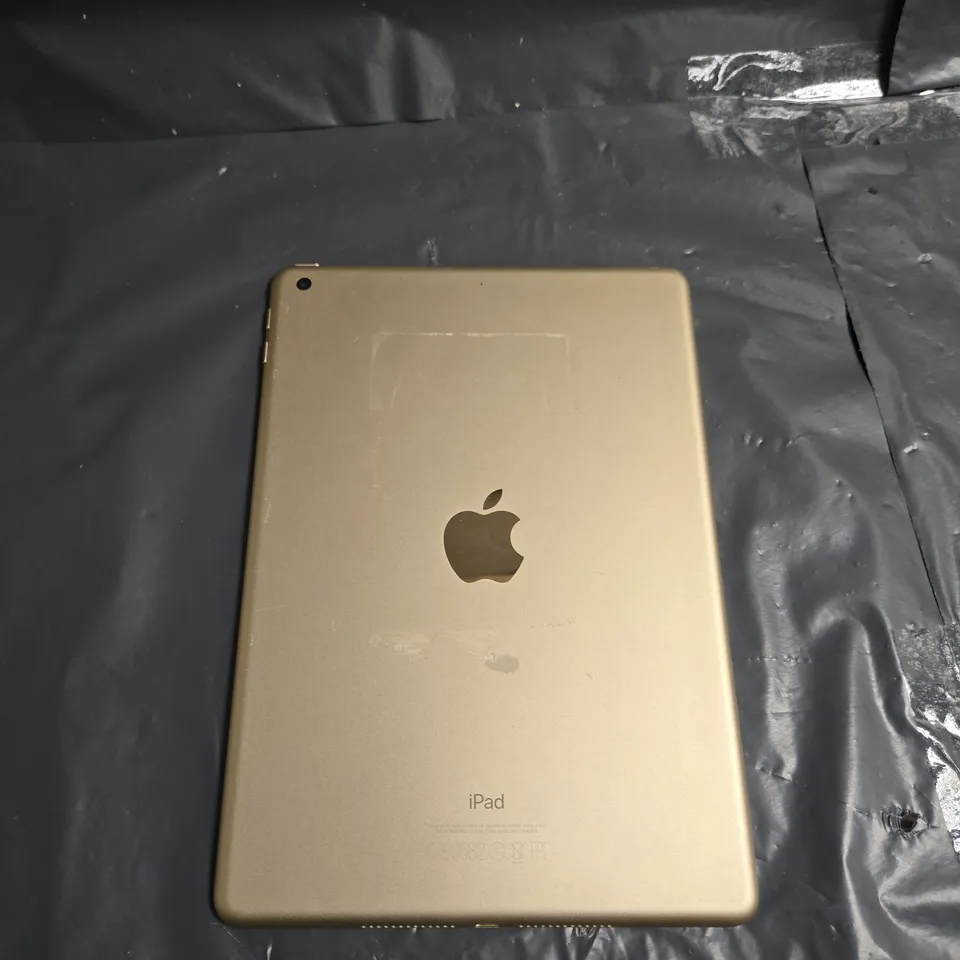 APPLE IPAD 5TH GEN MODEL A1822