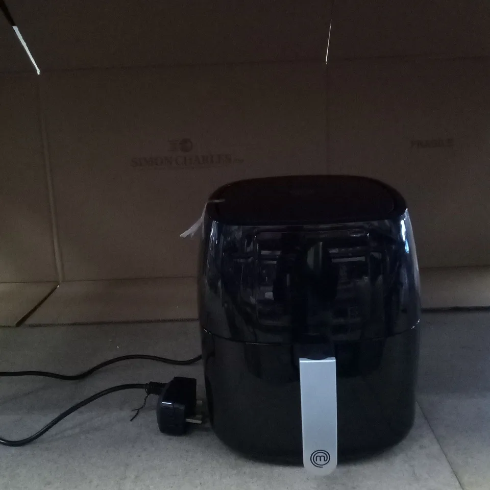 BOXED MASTERCHEF 4.5L DIGITAL AIR FRYER 